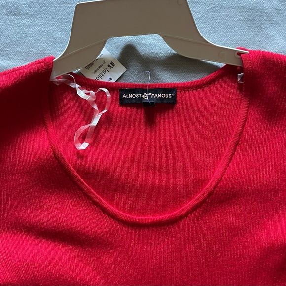 Red dress - Picture 3 of 3